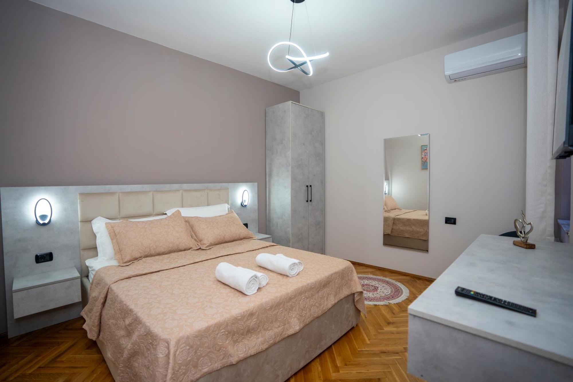 Hotel Pepe Shkoder Bagian luar foto