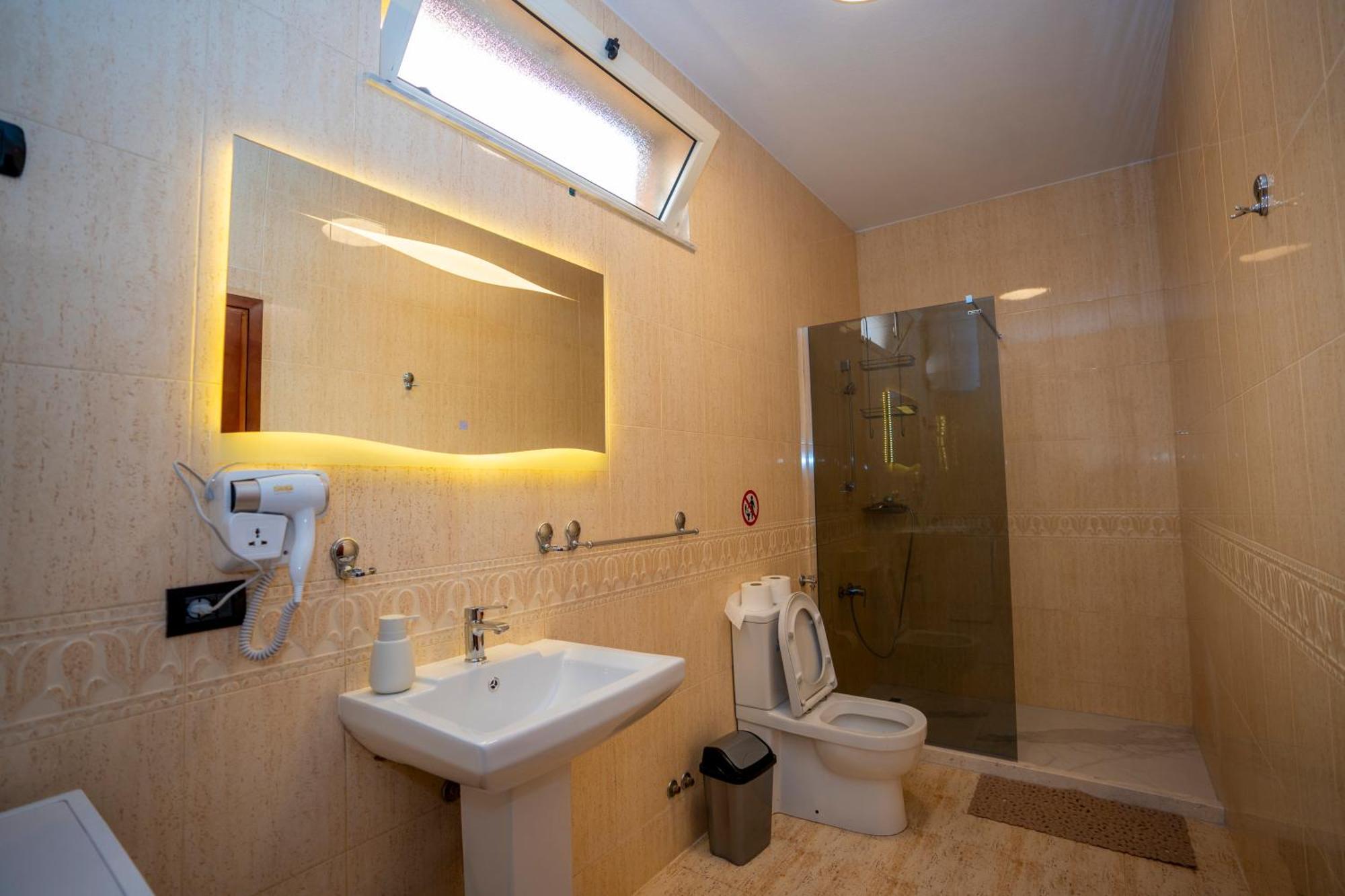 Hotel Pepe Shkoder Bagian luar foto